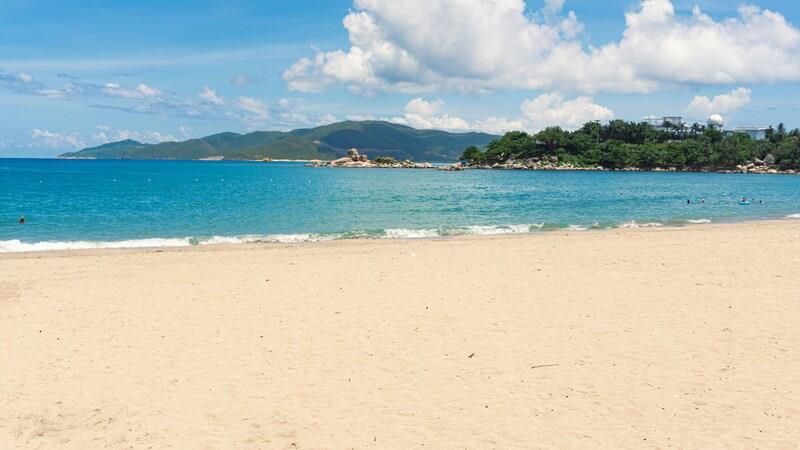 Bãi biển Hòn Chồng
